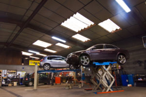 salle-mecanique-reparation-voiture-garage-